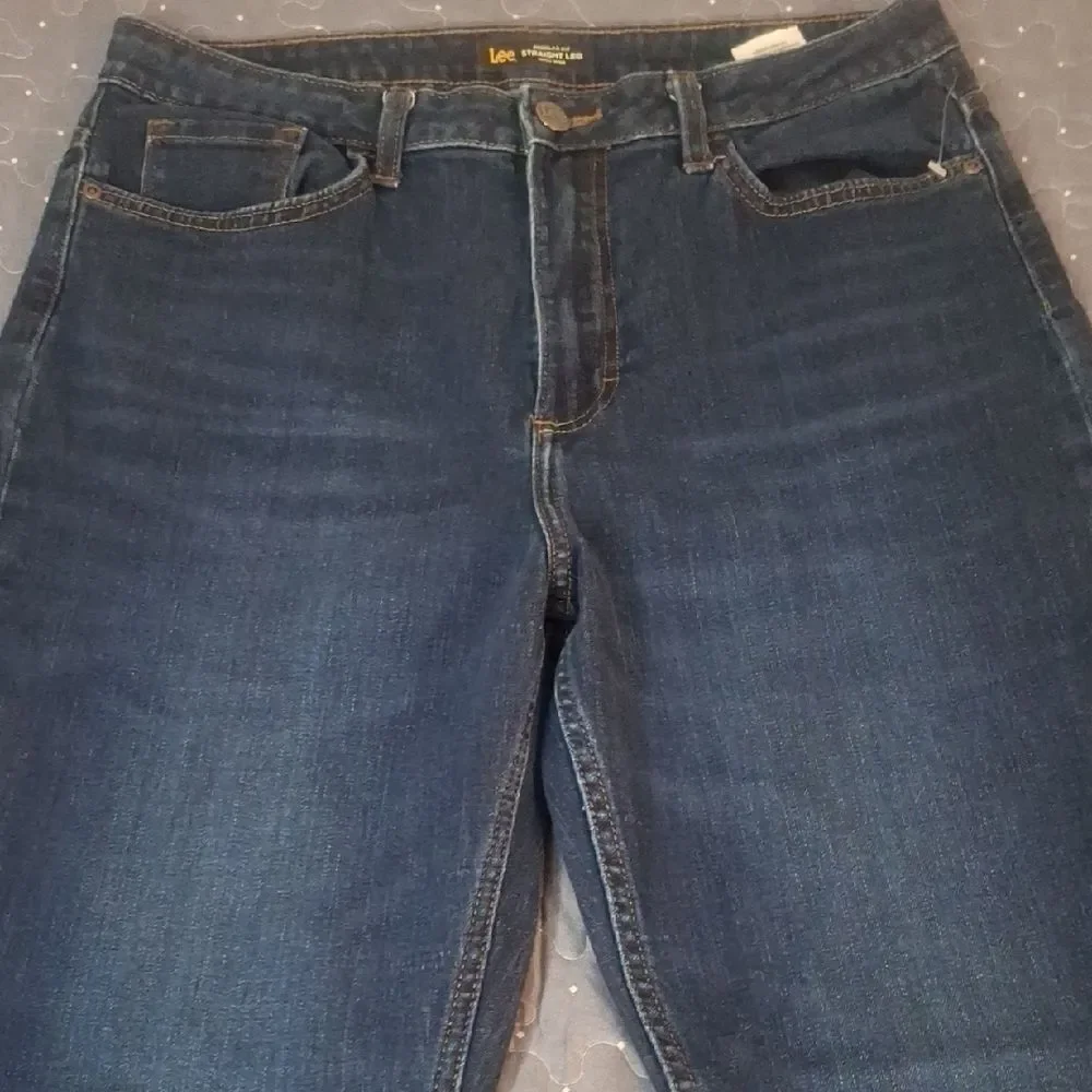 Lee High Rise Straight Leg Dark Blue jeans size 14 short